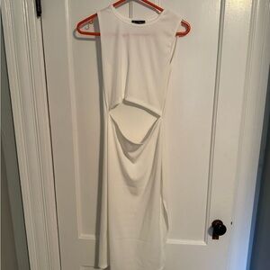 Elegant White Sleeveless Dress with Cutout